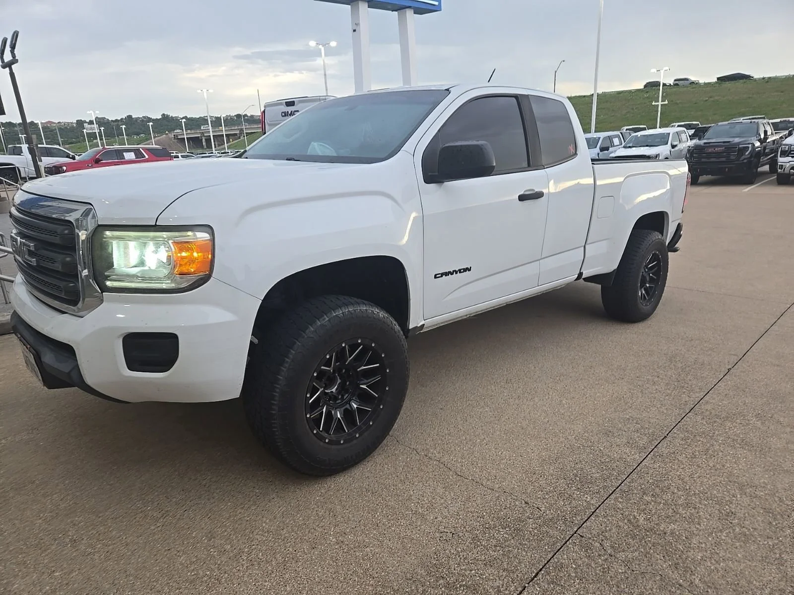 2018 GMC Canyon 2WD Base Extended Cab's photo