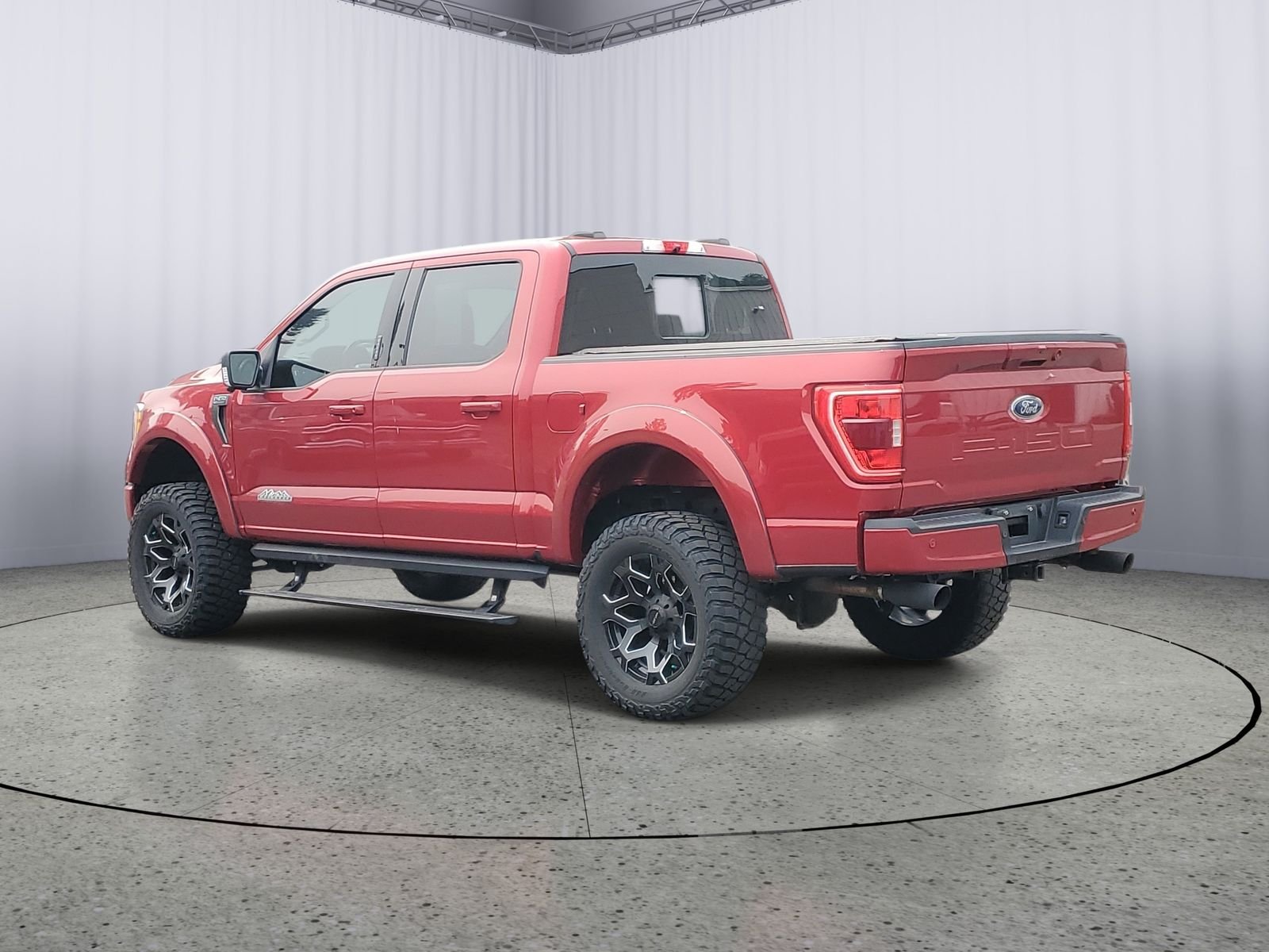 Used 2021 Red Ford XLT image 4