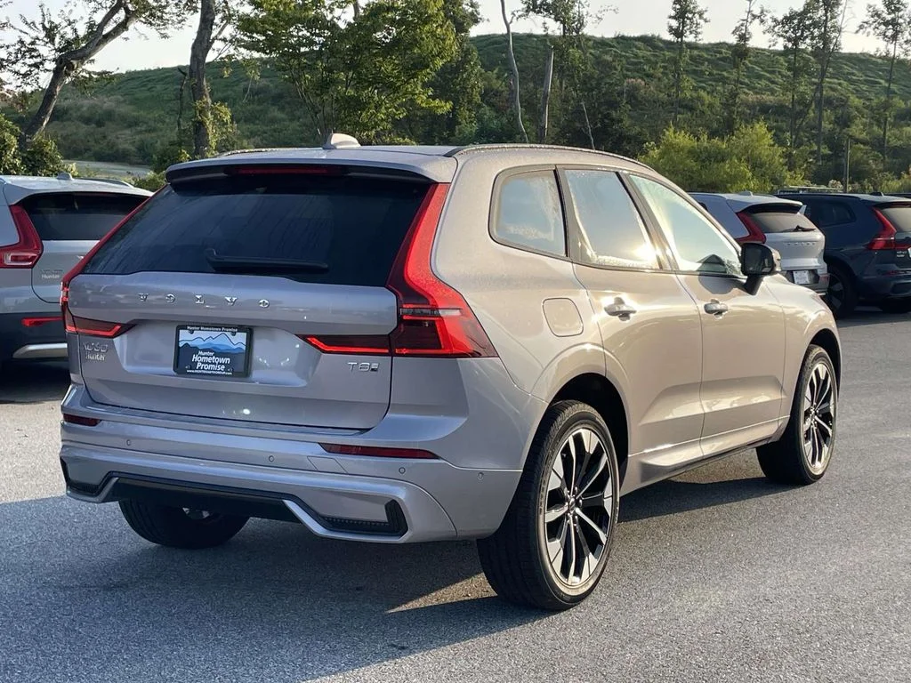 New 2026 Aurora Silver Volvo Plus image 29