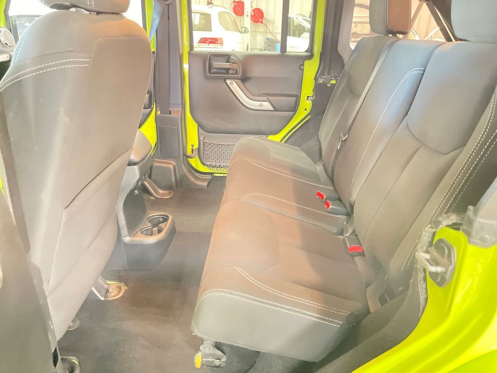 Used 2017 Green Jeep Unlimited Sahara image 27