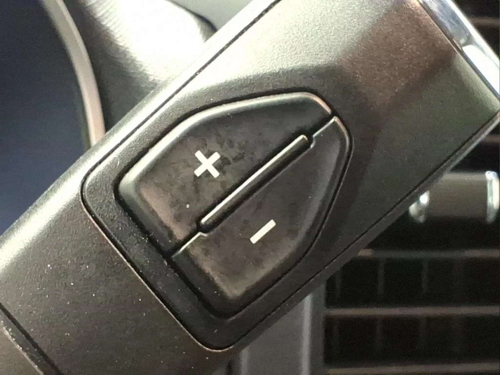 Certified Used 2023 Oxford White Ford XLT image 23