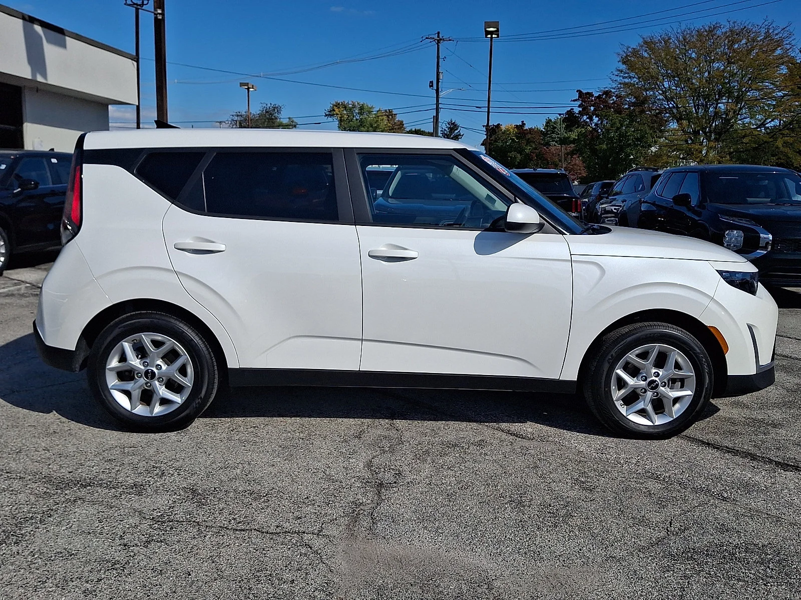 Certified Used 2025 White Kia LX image 7