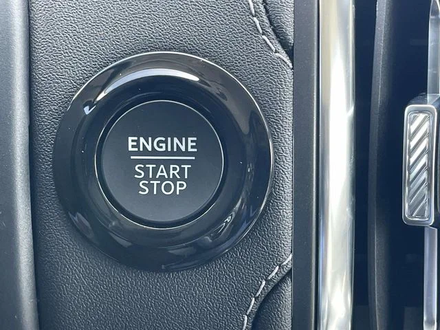 New 2026 Star White Metallic Tri-Coat Ford MAX Platinum® image 25