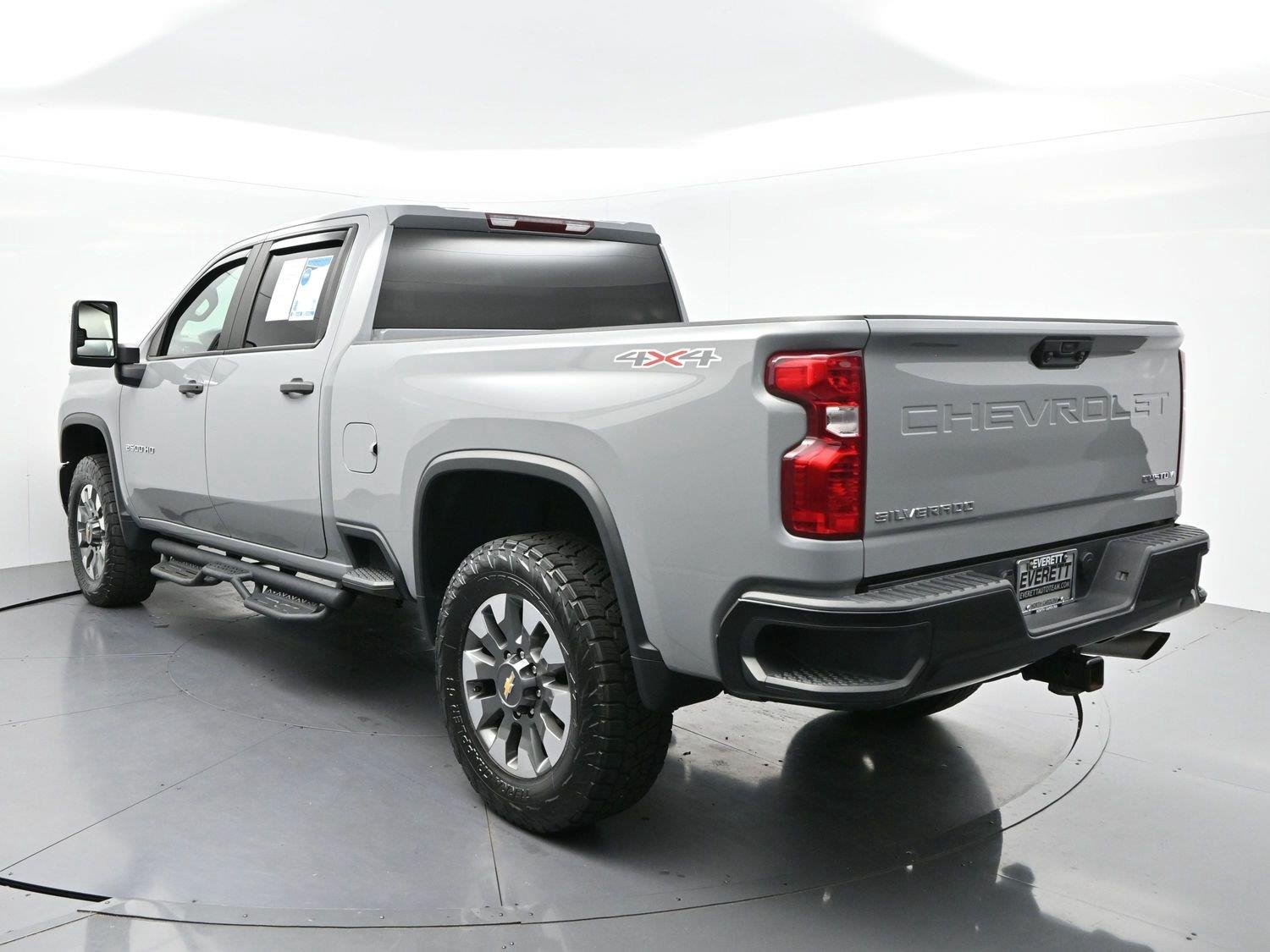 Used 2024 Slate Gray Metallic Chevrolet Custom image 5