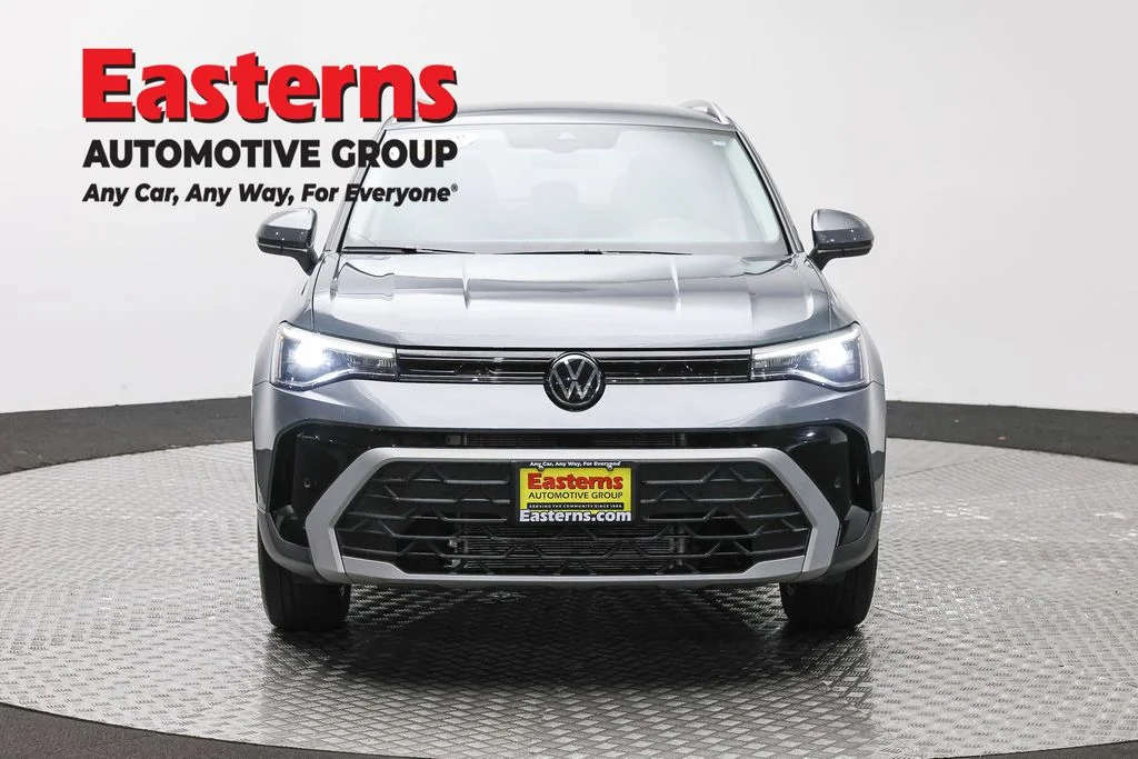 Used 2025 Gray Volkswagen 1.5T SE image 2