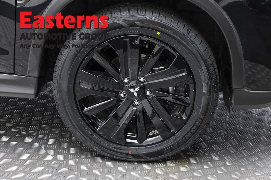 Used 2025 Black Mitsubishi 2.0 LE image 31