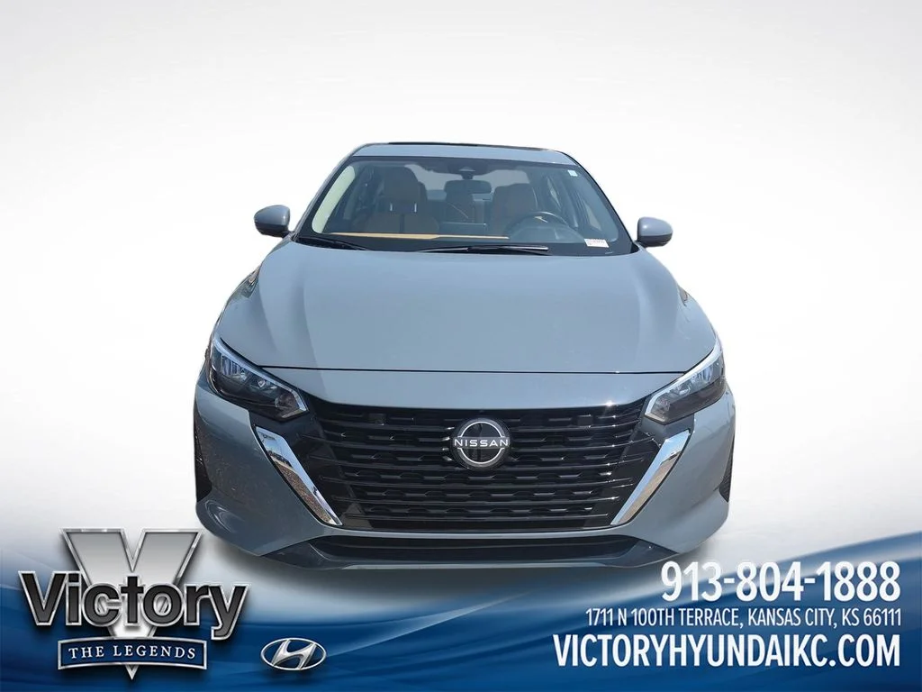 Used 2025 Gray Nissan SV image 10