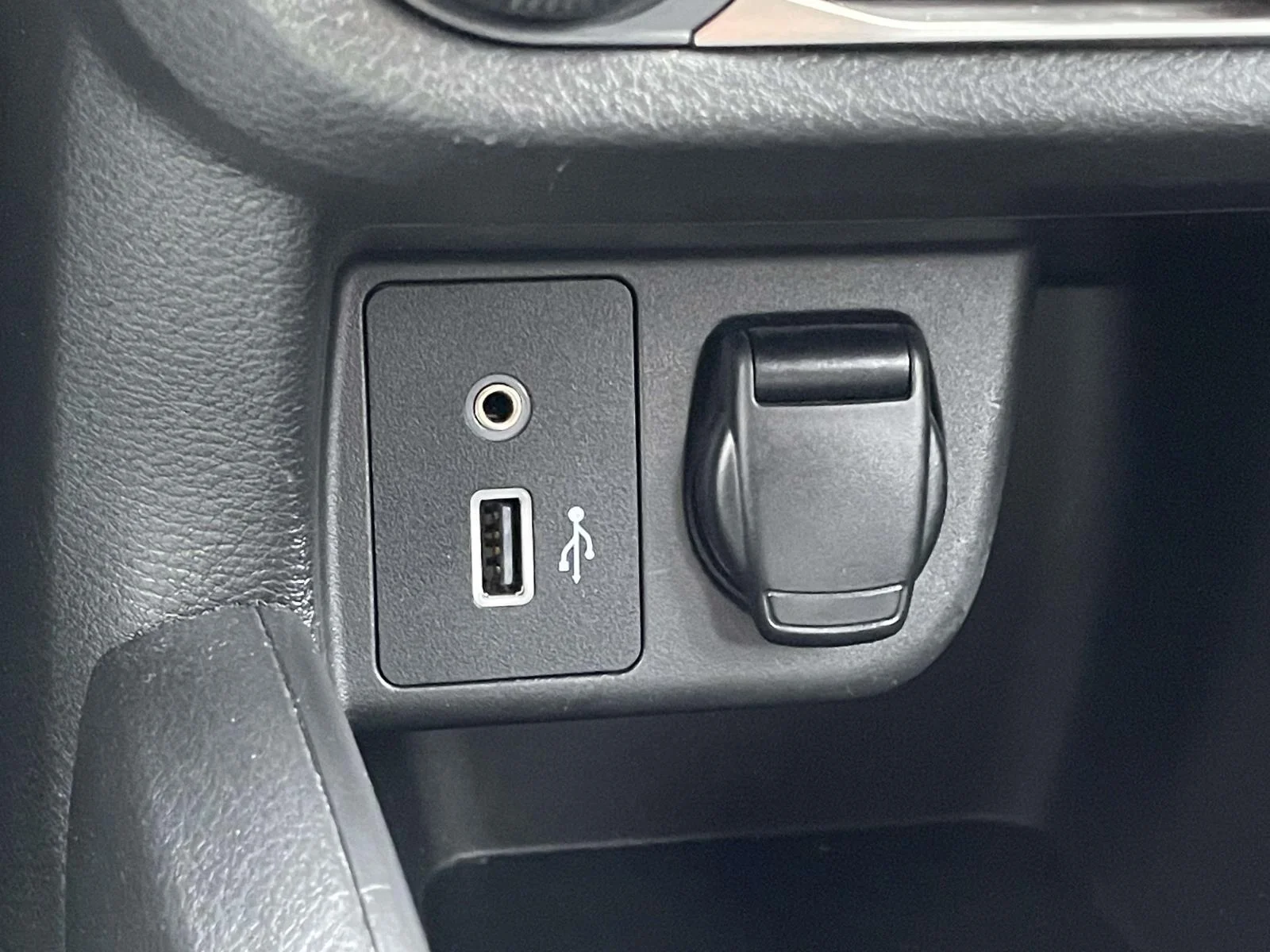 Used 2020 Super Black Nissan SV image 19
