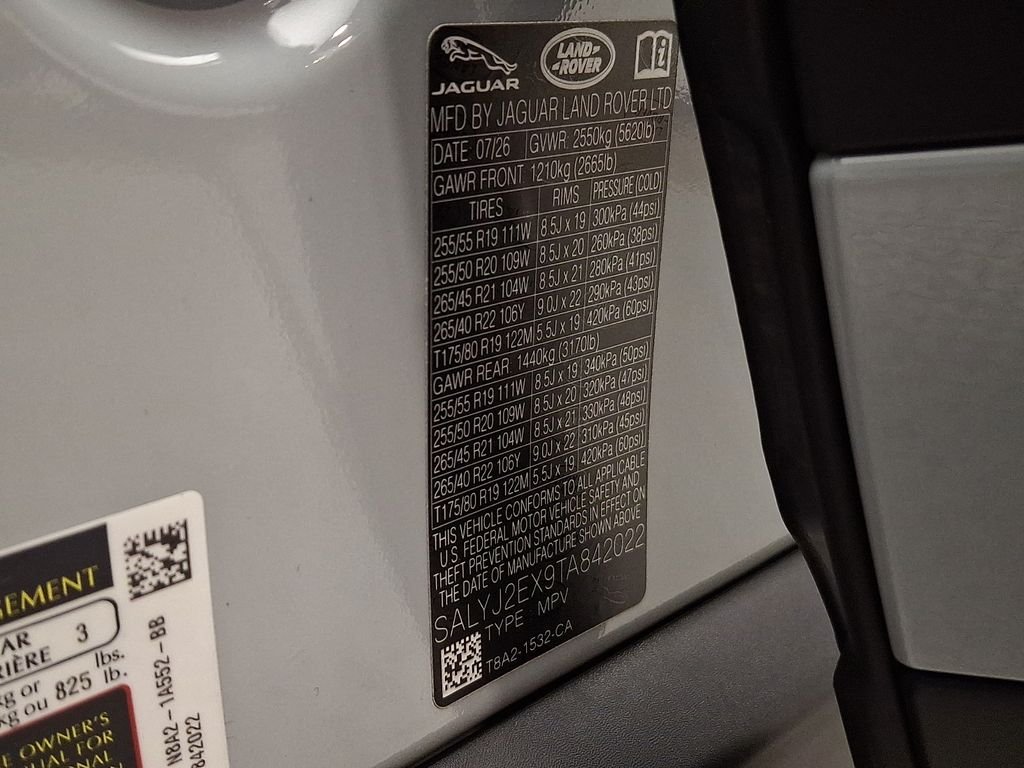 New 2026 Arroios Grey Metallic Land Rover S image 21