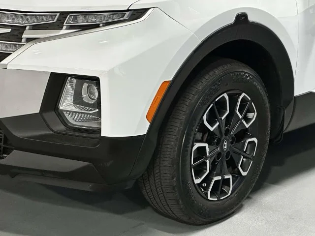 Used 2022 Ice White Hyundai SEL image 10