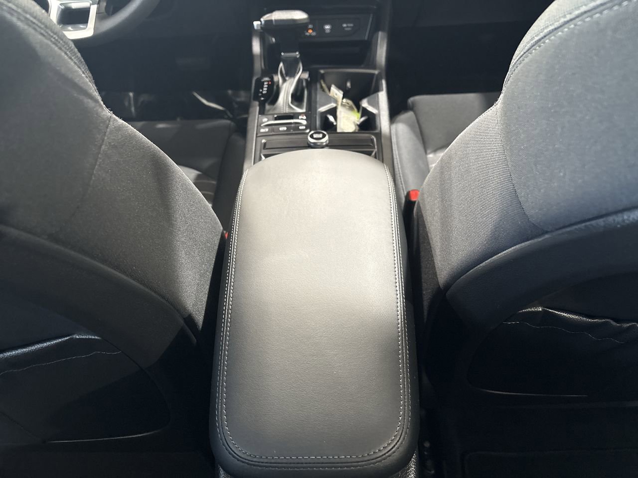2025 Kia K5 LXS - Photo 21