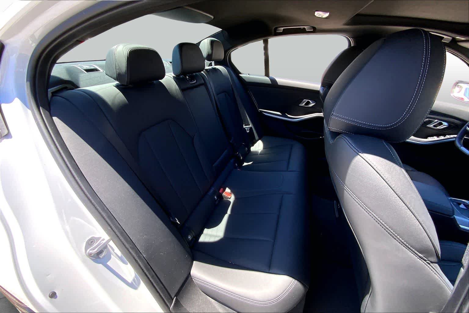 2025 BMW 3 Series 330i - Photo 20