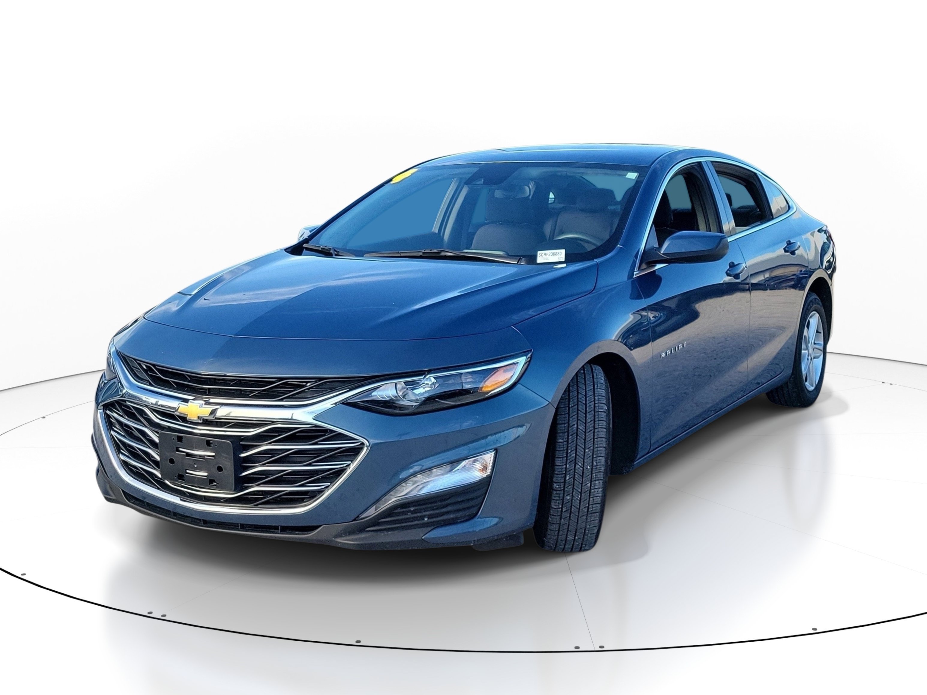 Used 2024 Lakeshore Blue Metallic Chevrolet LT image 3