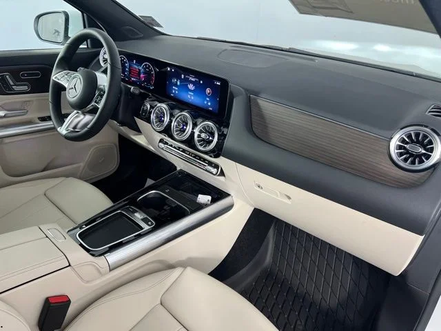 New 2026 Polar White Mercedes-Benz GLA 250 image 42