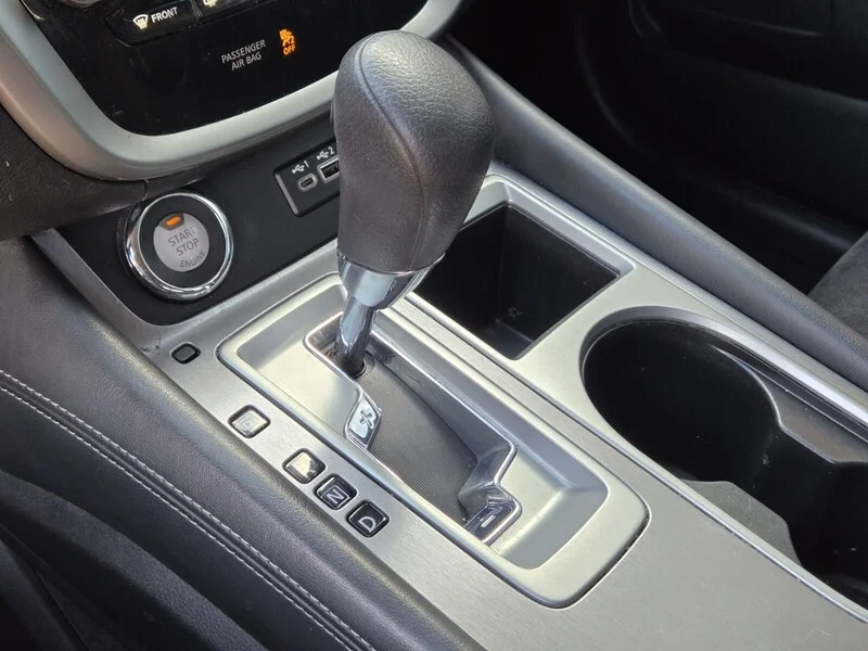 Used 2020 Pearl White Tricoat Nissan S image 20