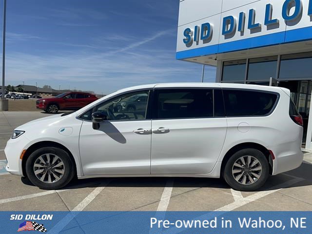 Used 2024 Chrysler Pacifica PHEV Select with VIN 2C4RC1S75RR121947 for sale in Wahoo, NE