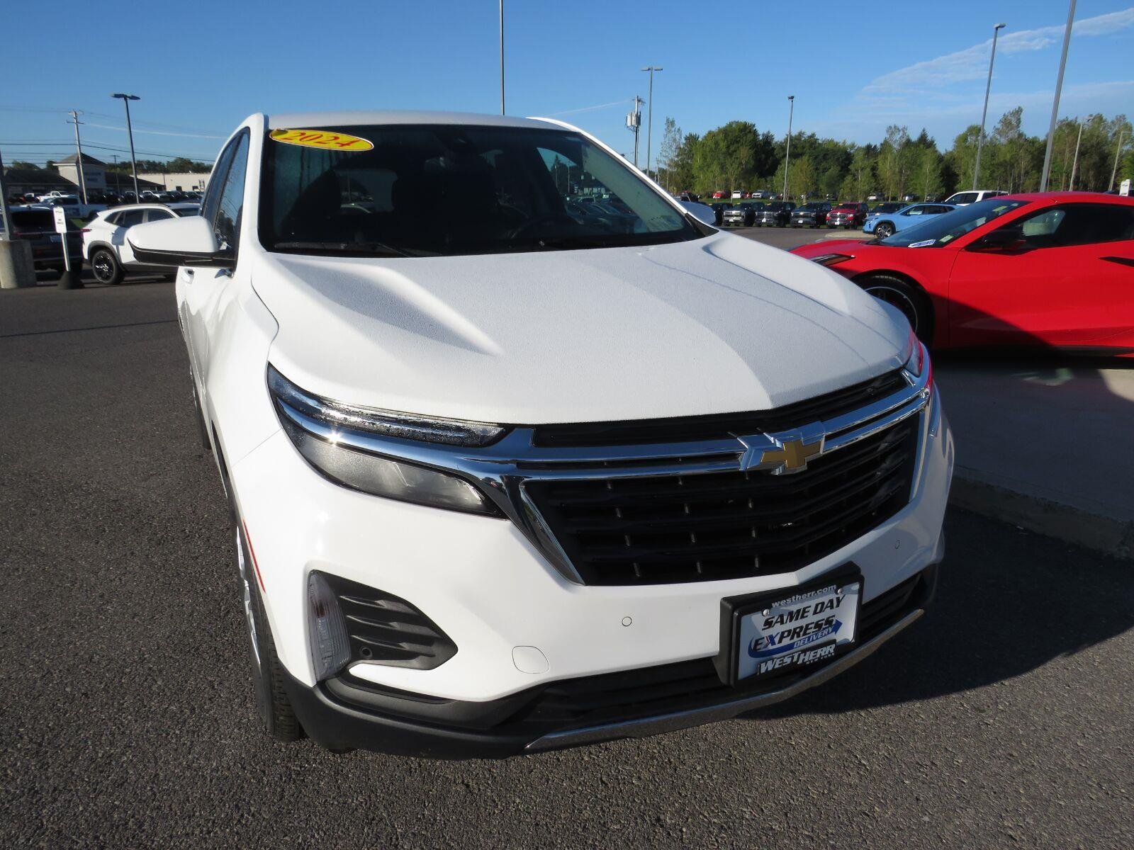 Used 2024 Summit White Chevrolet LT image 4