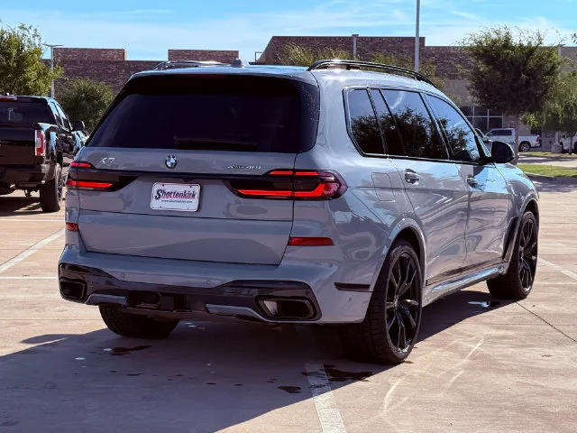 Used 2024 Gray BMW xDrive40i image 17