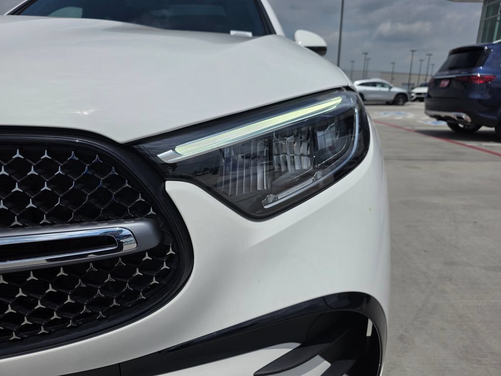 New 2026 Polar White Mercedes-Benz GLC 300 image 36