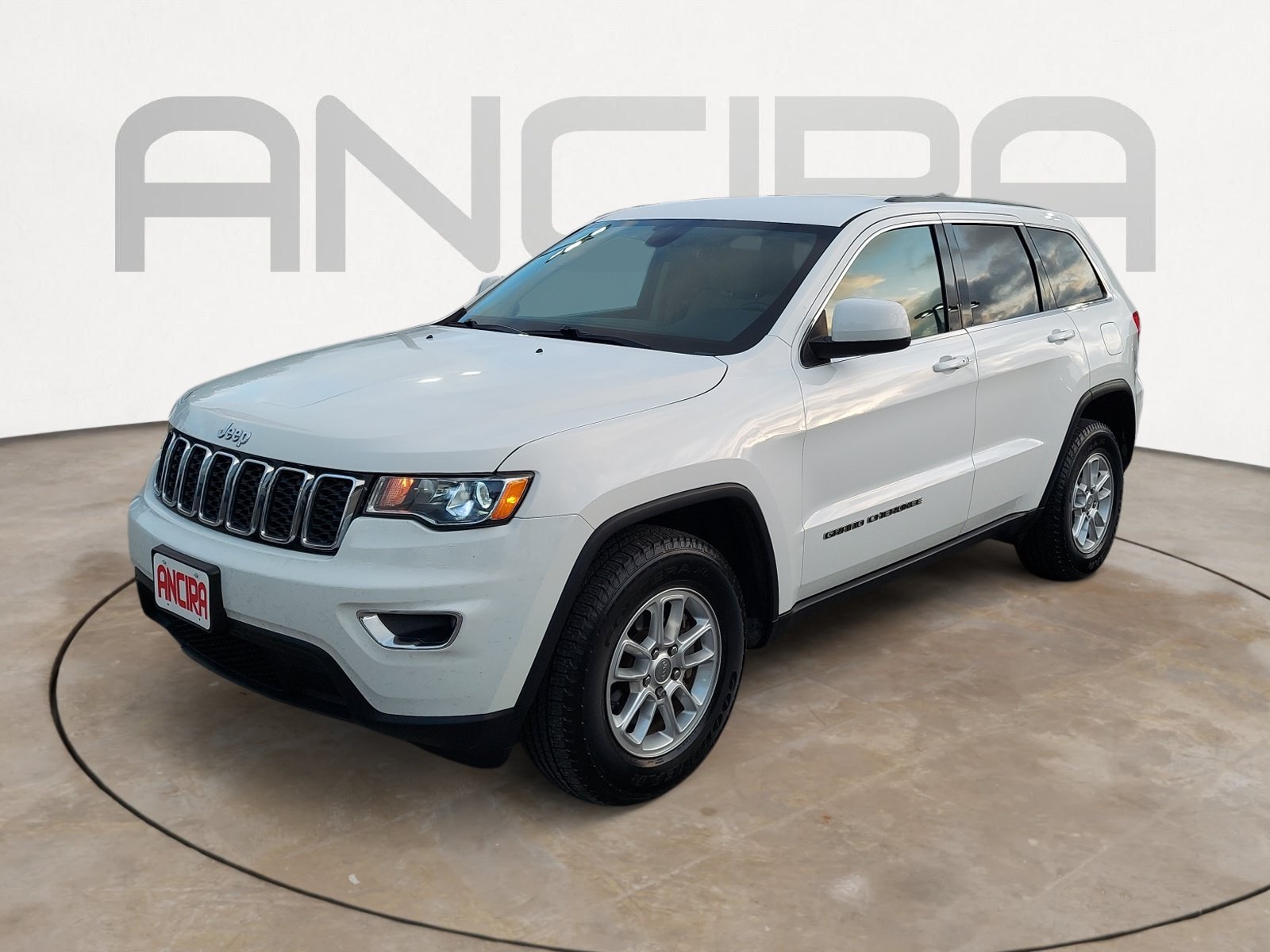 Used 2019 Bright White Clearcoat Jeep Laredo image 6