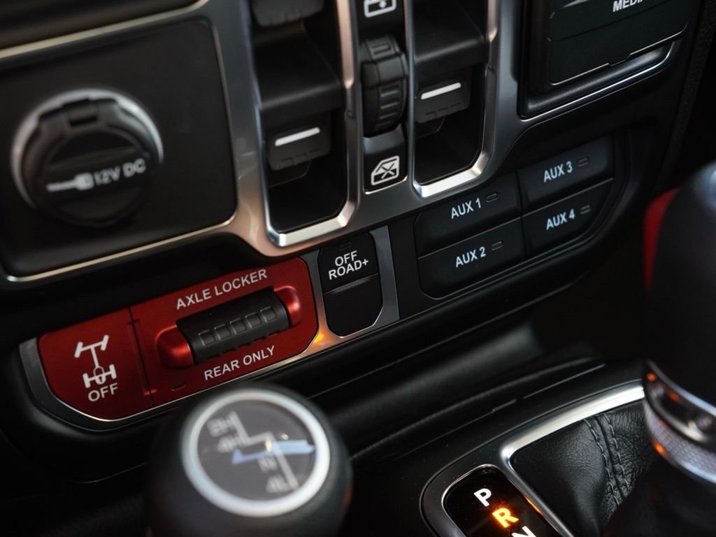 New 2026 Granite Crystal Metallic Clear-Coat Exterior Paint Jeep Willys image 13