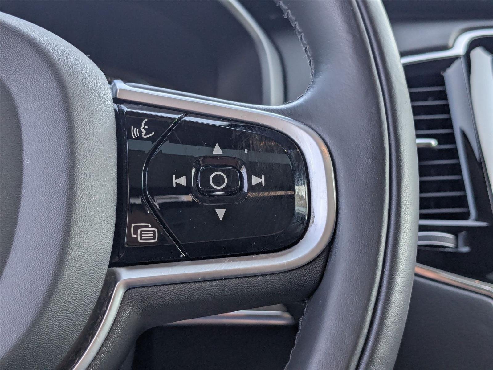 Used 2020 Thunder Grey Metallic Volvo Inscription image 34