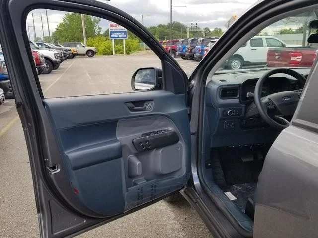New 2026 Carbonized Gray Metallic Ford XLT image 40