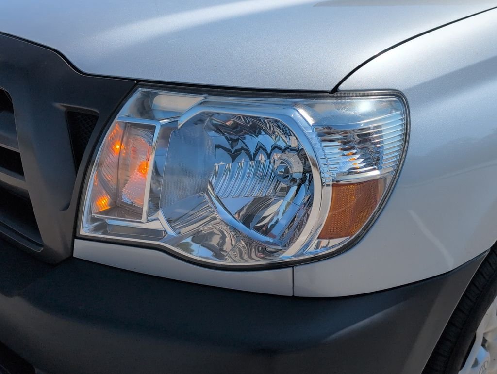 Used 2009 Silver Toyota Base image 6