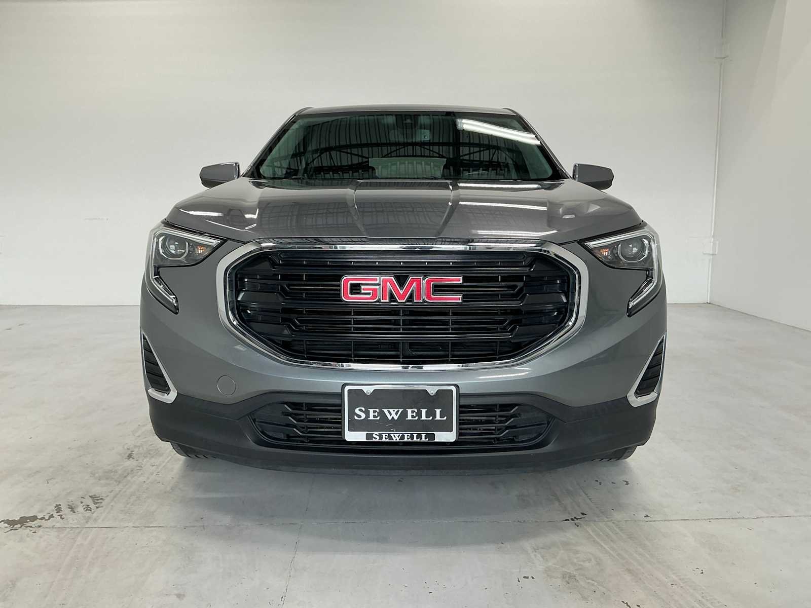 Used 2020 Satin Steel Metallic GMC SLE image 2