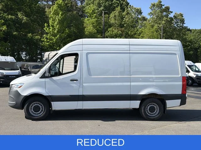 Used 2025 White Mercedes-Benz Cargo 144 WB image 10
