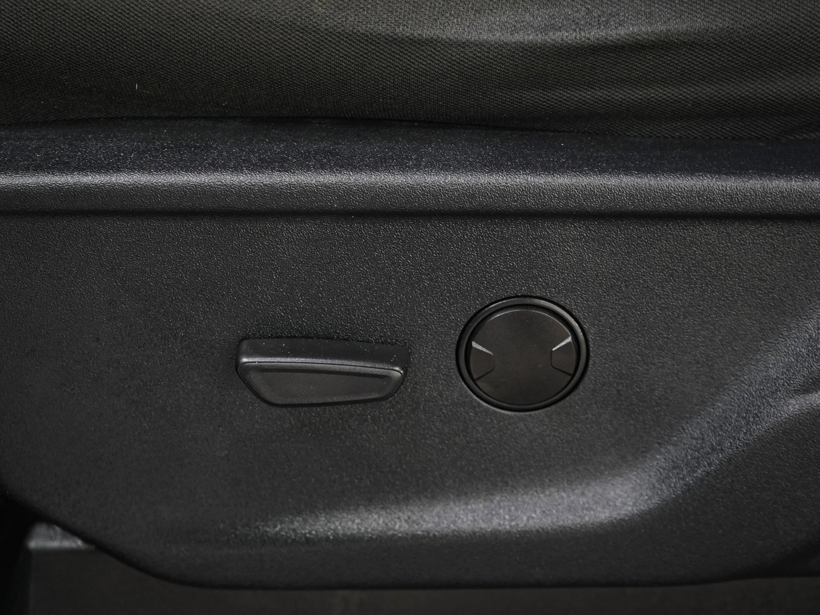 Used 2023 Agate Black Metallic Ford XLT image 24