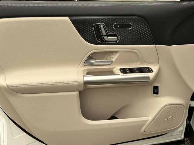 New 2026 Polar White Mercedes-Benz GLA 250 image 17