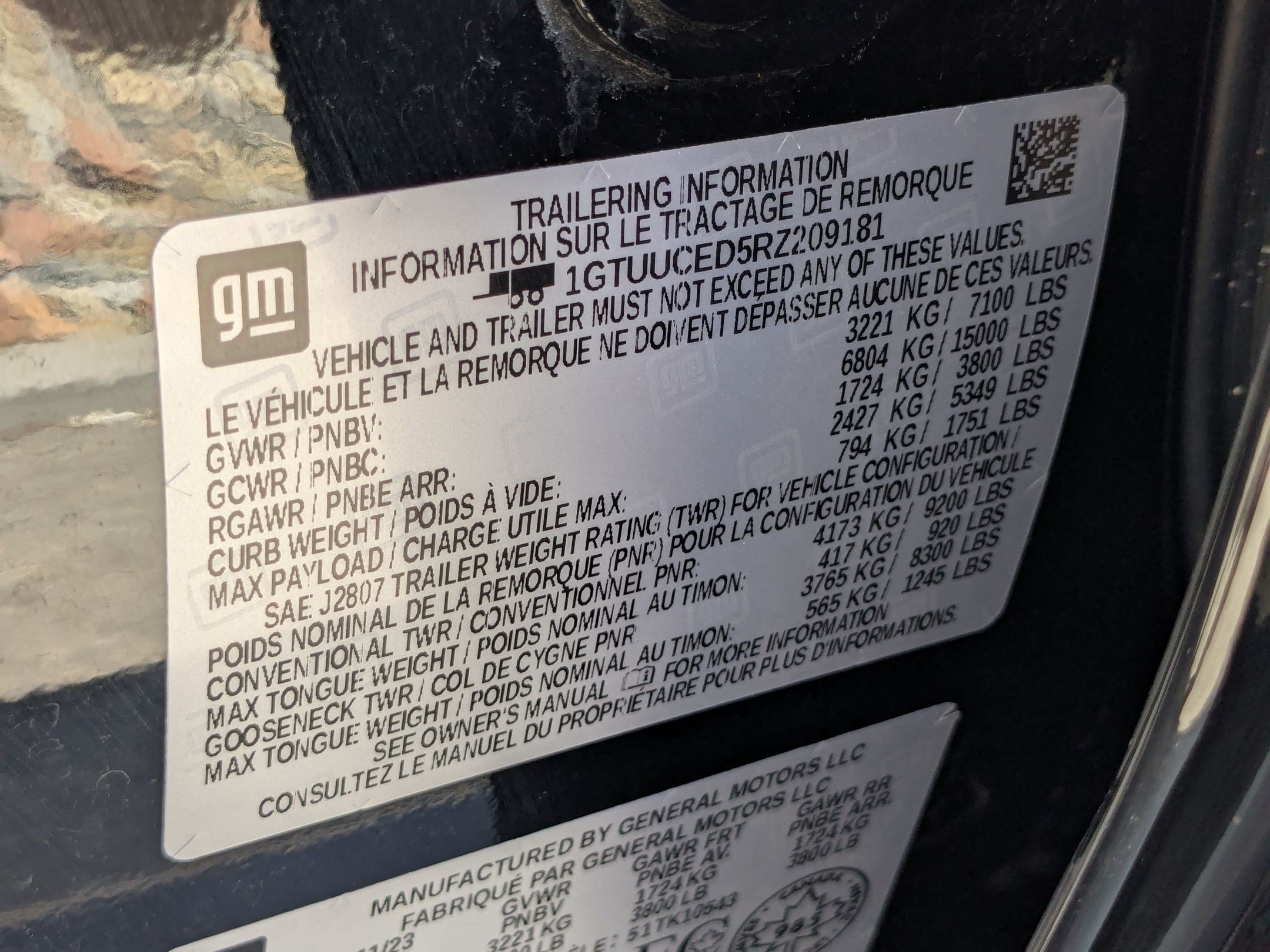 Used 2024 Onyx Black Metallic GMC Elevation image 38