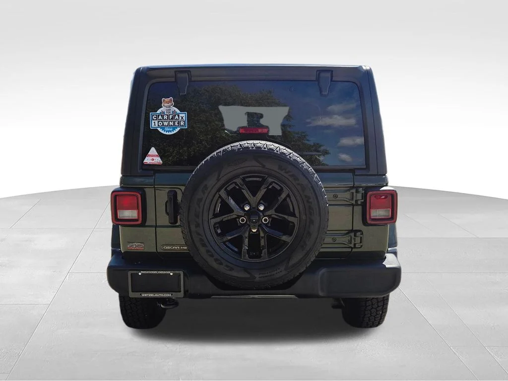 Used 2023 Green Jeep Sport S image 6