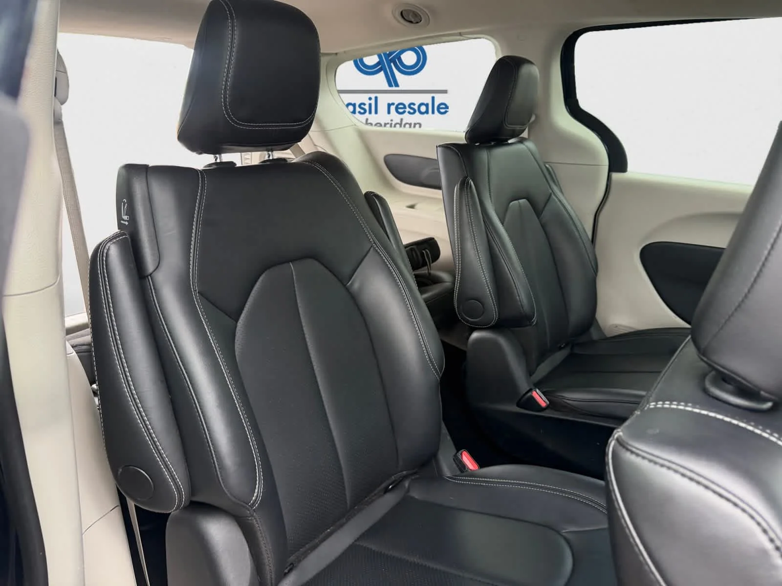 Used 2024 Fathom Blue Pearlcoat Chrysler Hybrid Select image 22