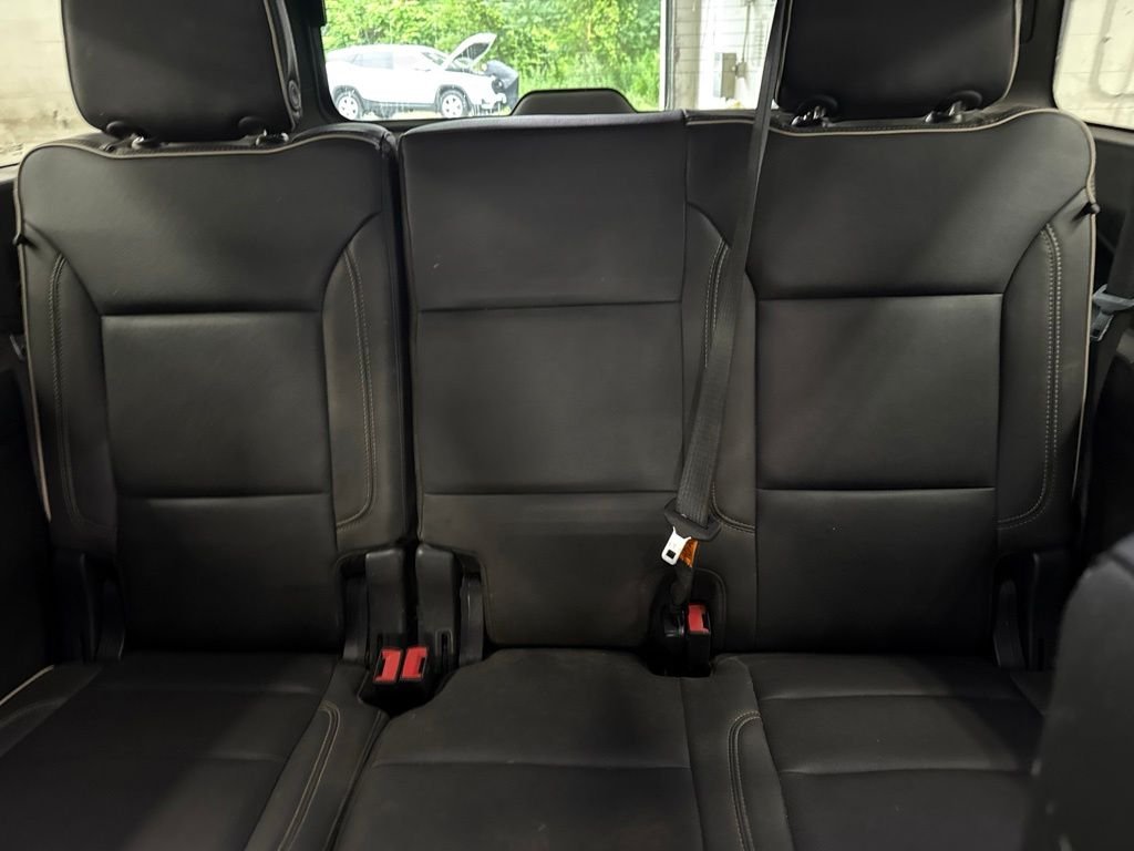 Used 2022 Black GMC SLT image 22