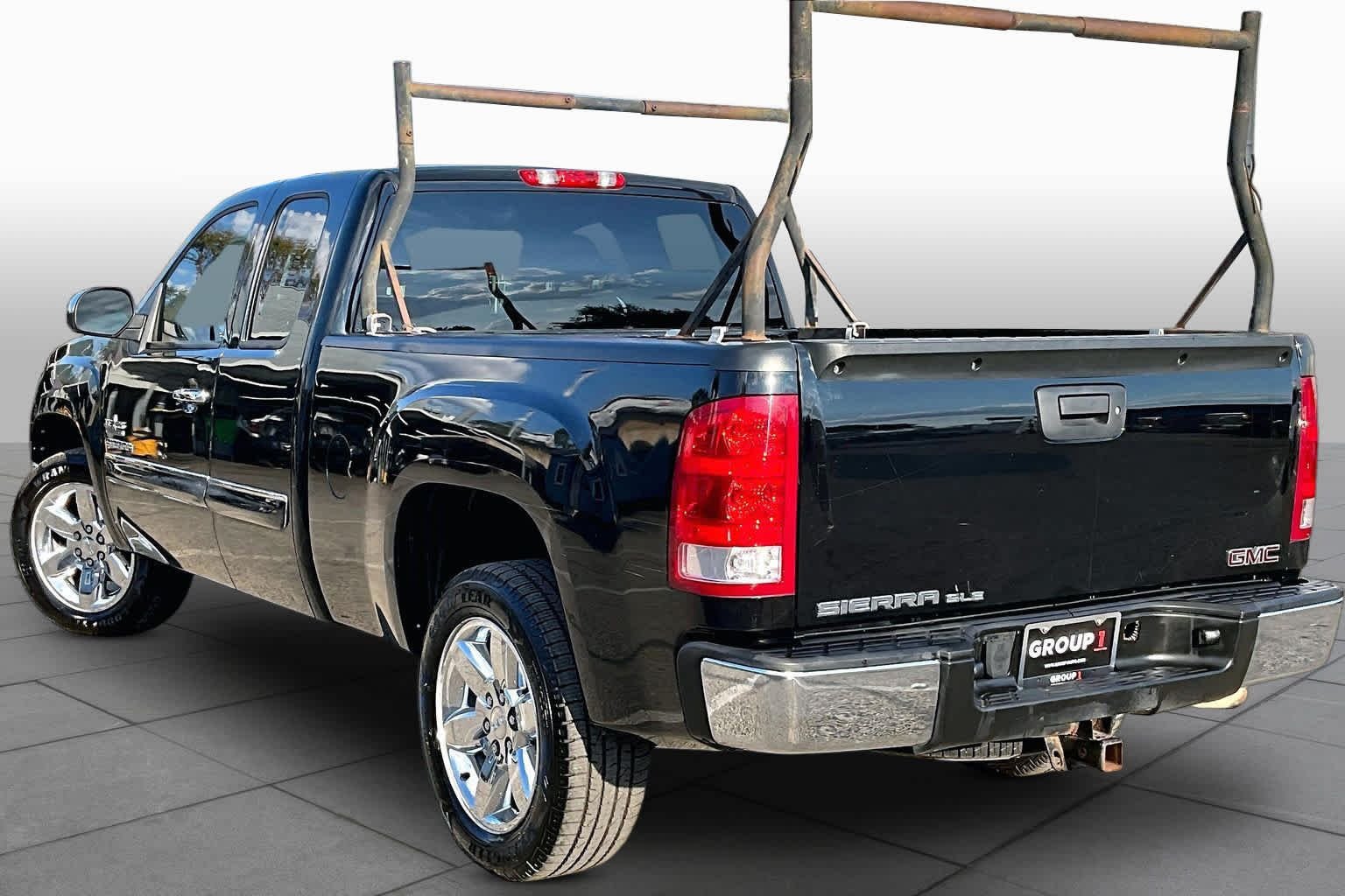 Used 2013 Onyx Black GMC SLE image 6