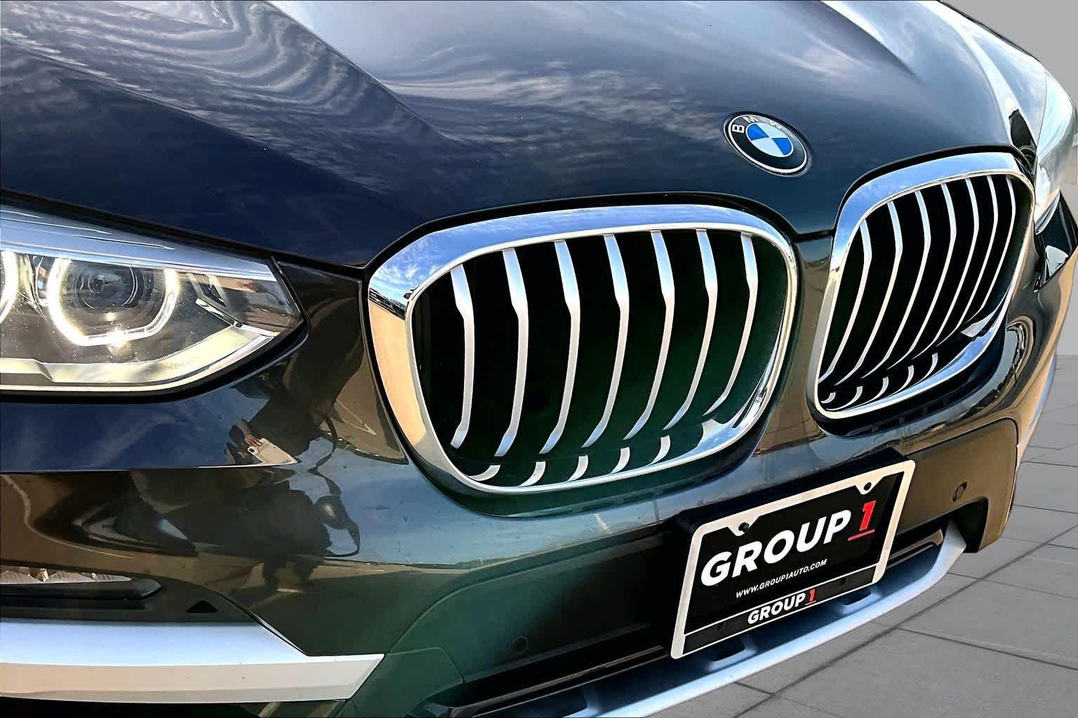 Used 2021 Dark Graphite Metallic BMW sDrive30i image 28