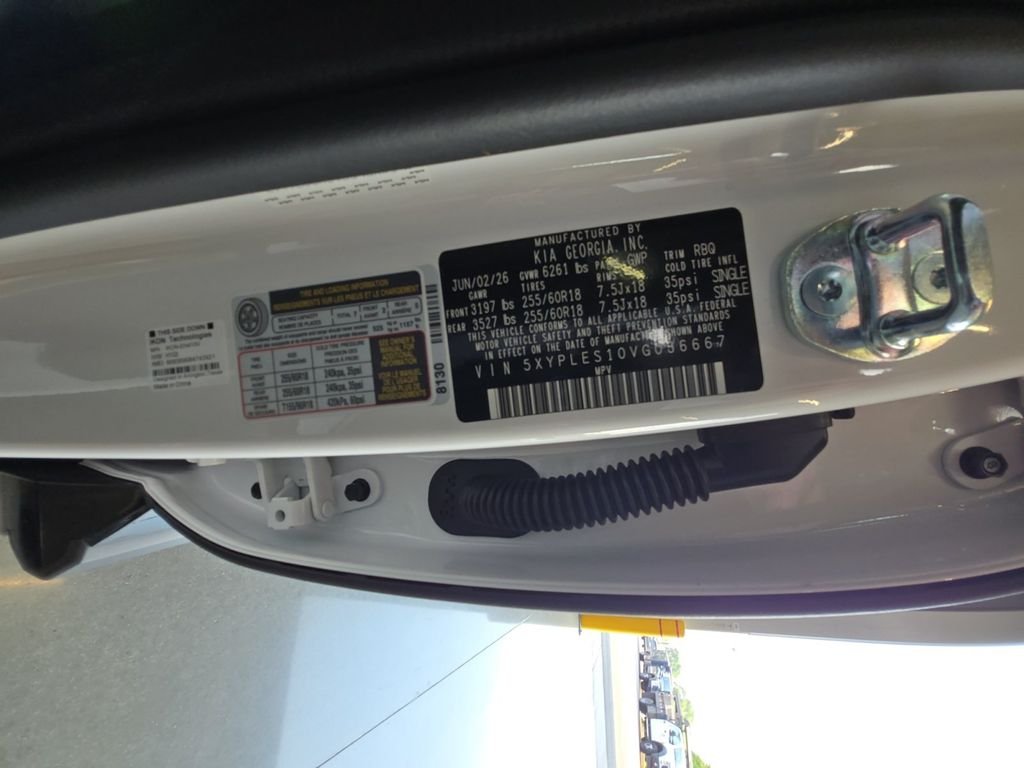 Used 2027 White Kia X-Pro SX-Prestige image 25