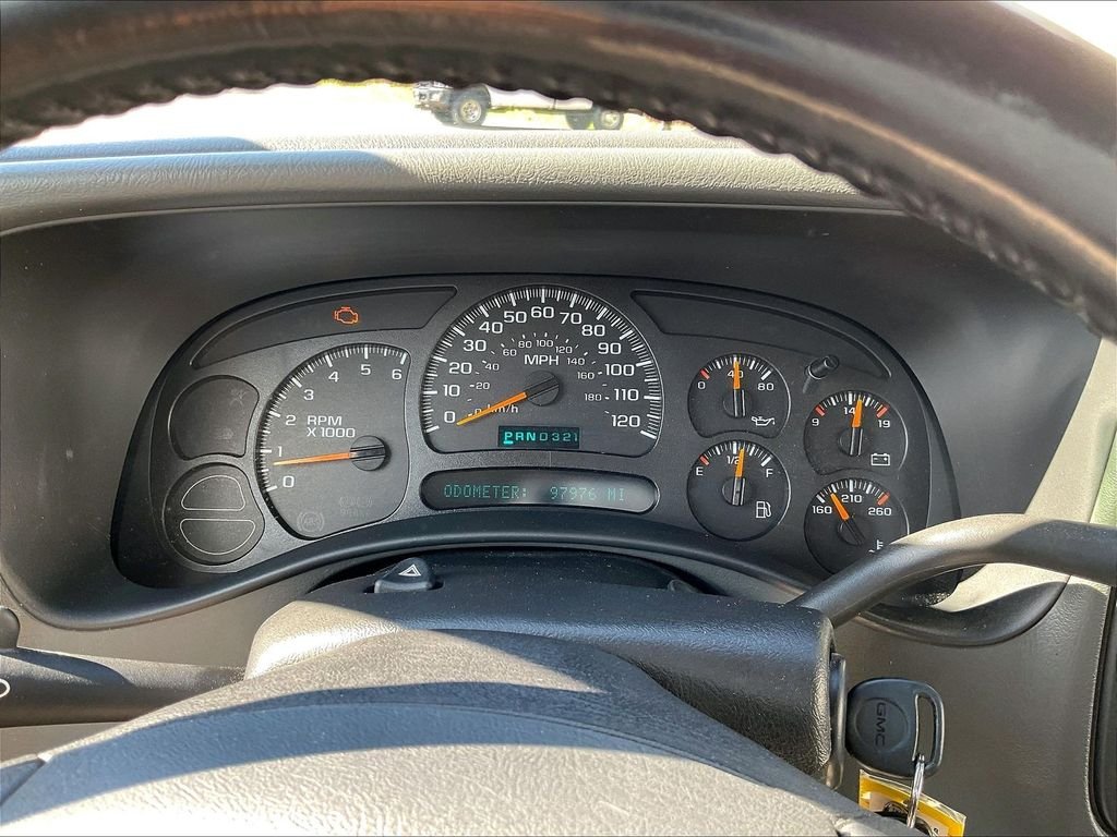 Used 2005 Silver Birch Metallic GMC SLE image 23