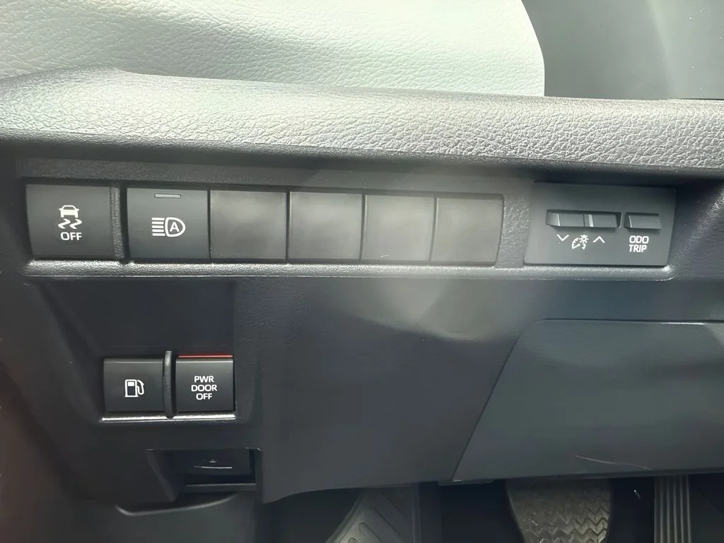 Used 2025 White Toyota LE image 24