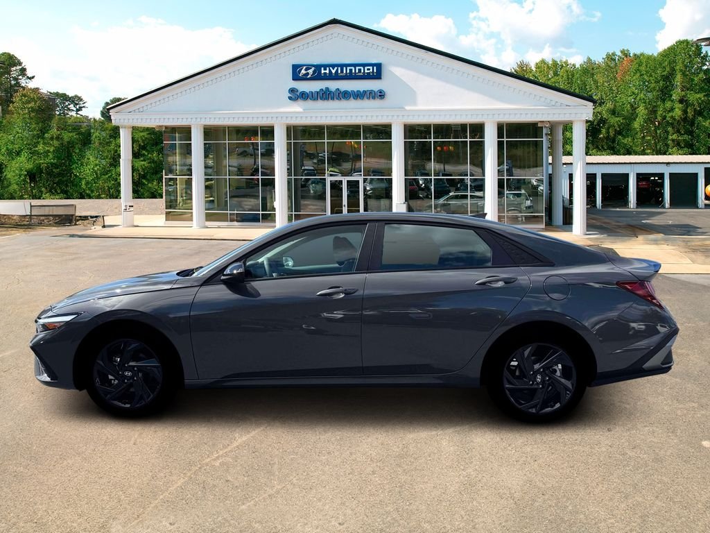 New 2026 Gray Hyundai SEL Sport Plus image 3