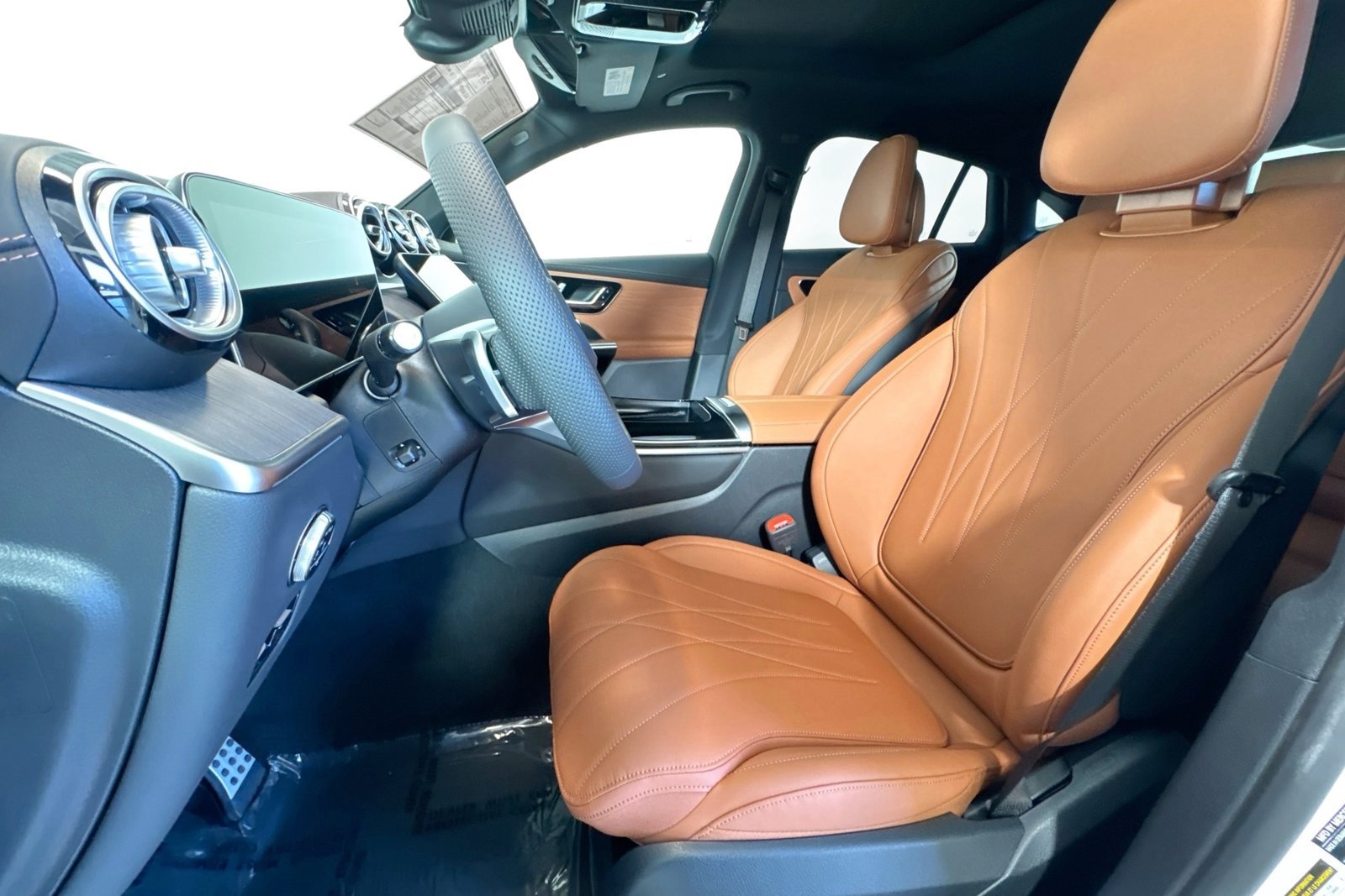 New 2026 Polar White Mercedes-Benz GLC 300 image 18
