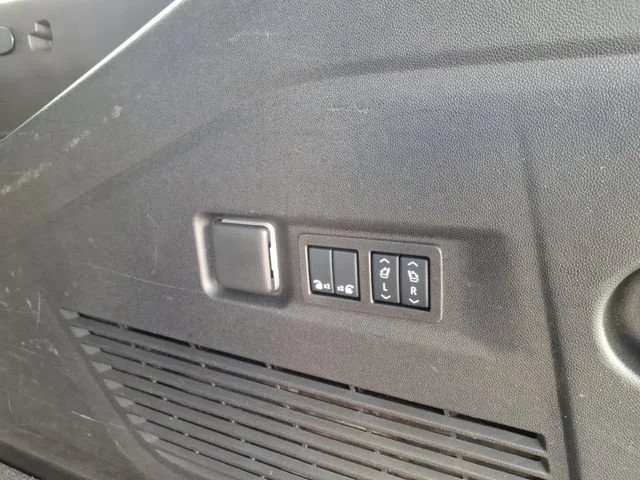 Used 2025 Sterling Metallic GMC Denali image 6