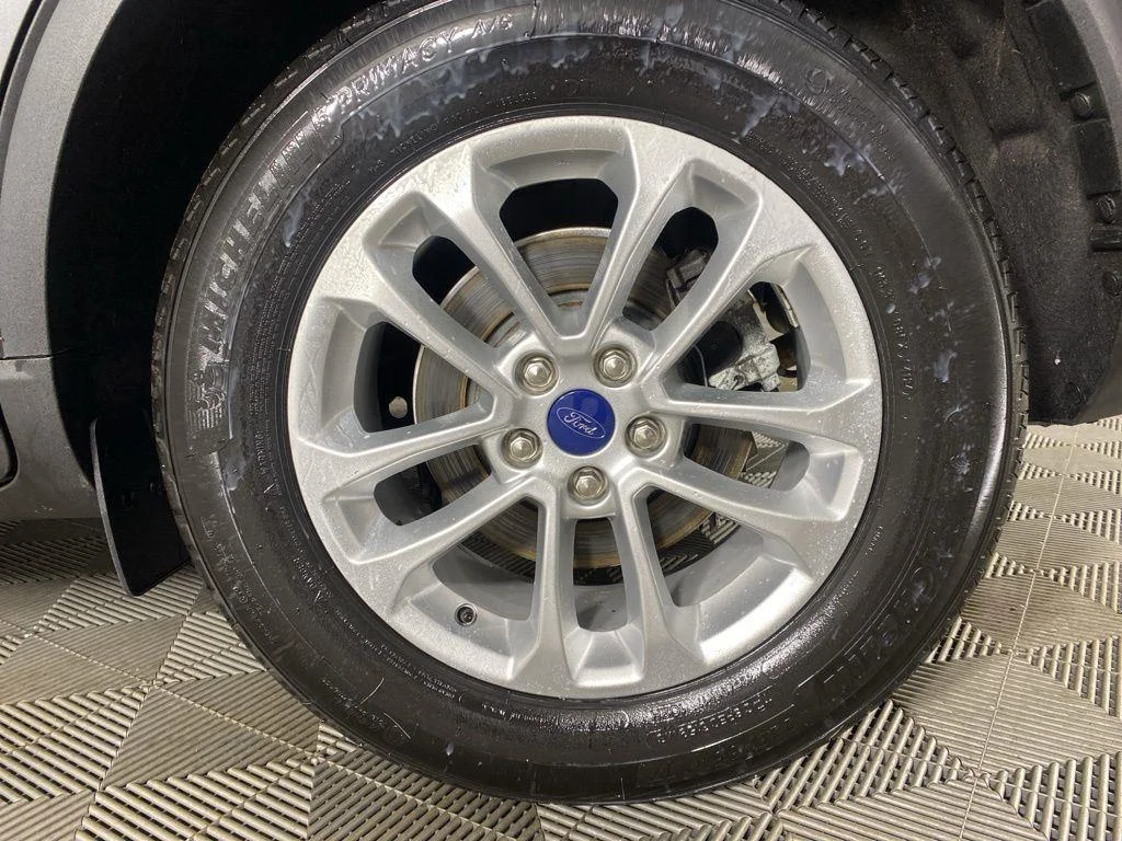 Used 2022 Carbonized Gray Metallic Ford SE image 12