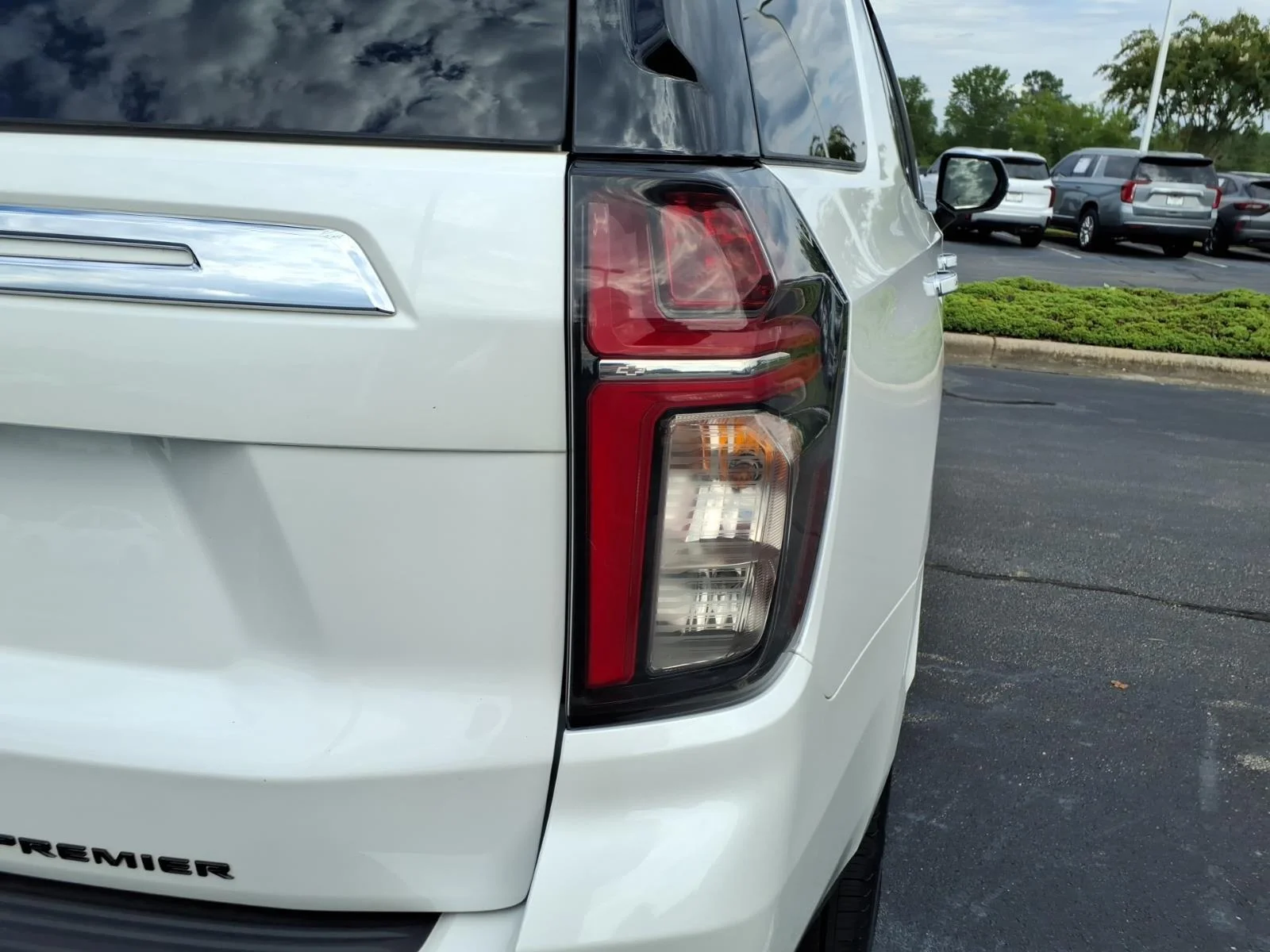 Used 2023 Summit White Chevrolet Premier image 23