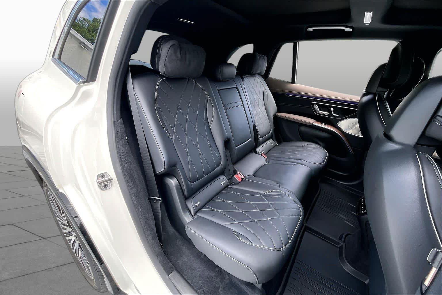 Certified Used 2023 MANUFAKTUR Diamond White Mercedes-Benz EQS 580 image 19