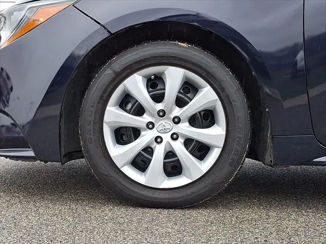 2023 Toyota Corolla LE - Photo 11