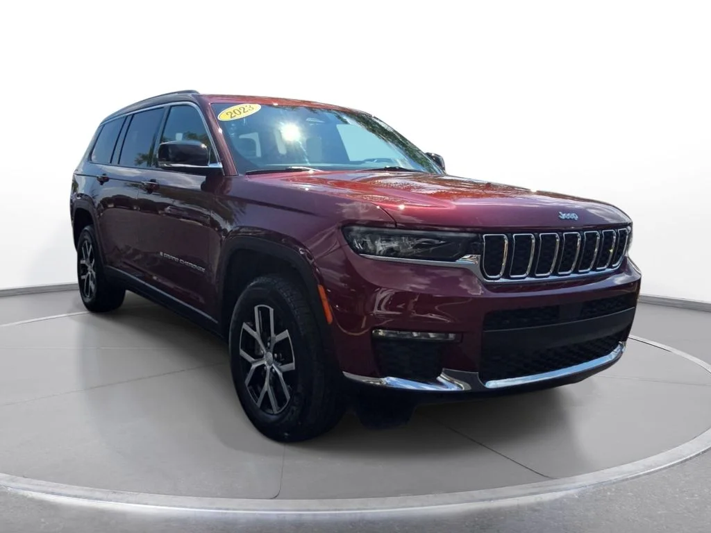 Used 2023 Red Jeep Limited image 3