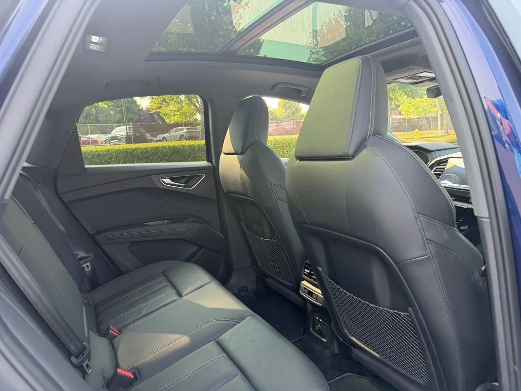 Used 2023 Navarra Blue Metallic Audi Premium image 23